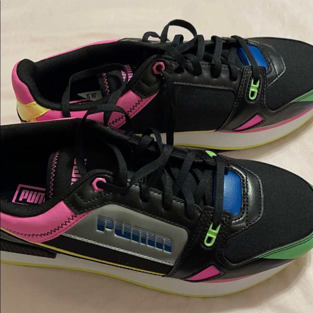 Pumas - Picture 5 of 5